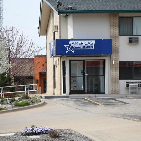 Americas Best Value Inn East Peoria Exterior photo