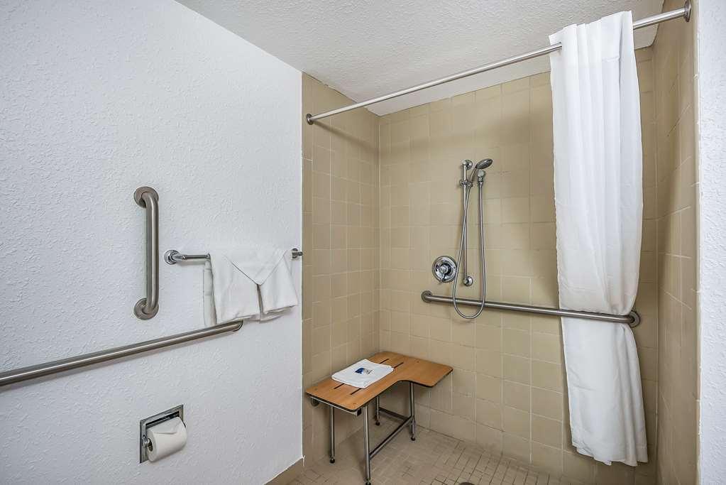 Americas Best Value Inn East Peoria Room photo