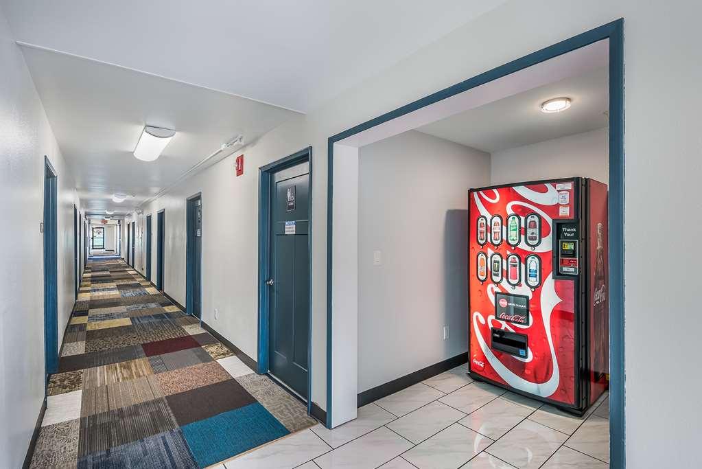Americas Best Value Inn East Peoria Facilities photo